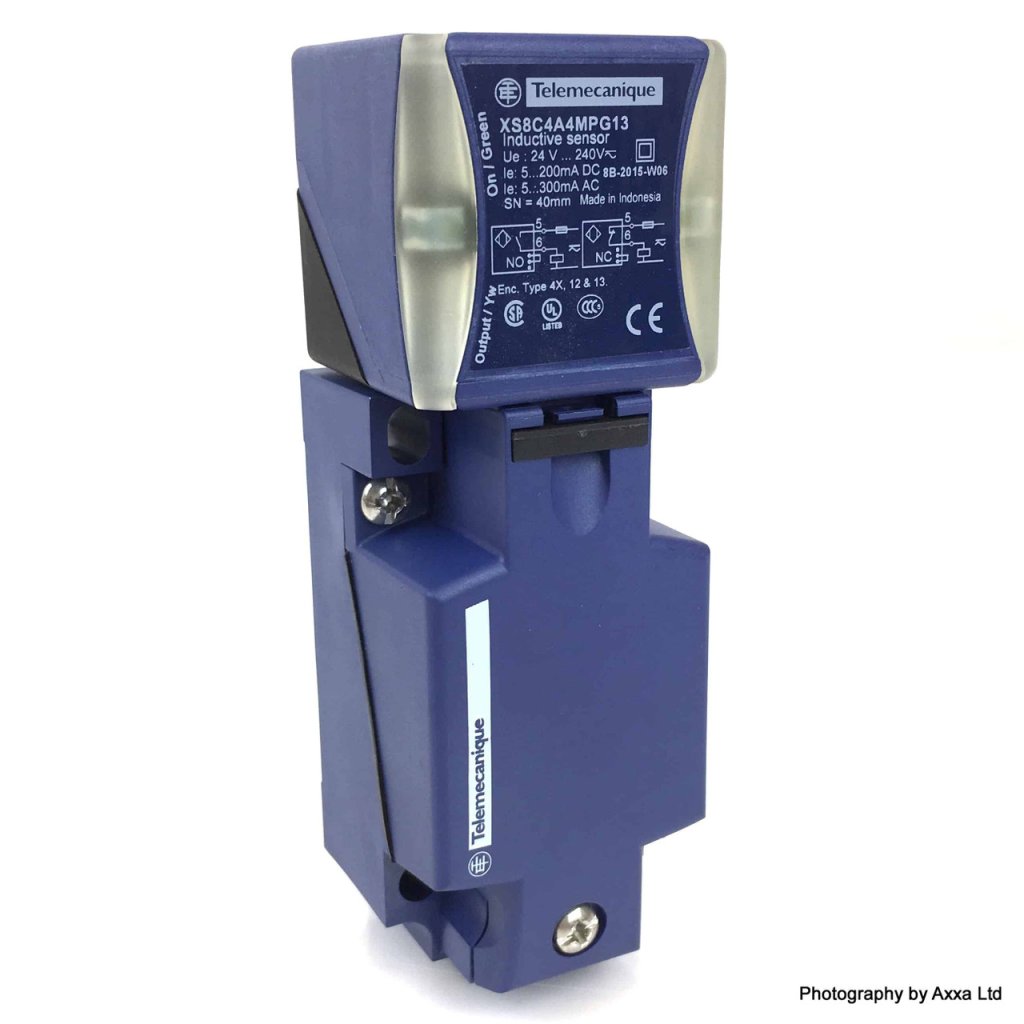 [Imagem SENSOR INDUTIVO RETANG 24-240V TELEMECANIQUE XS8C4A4MPG13]