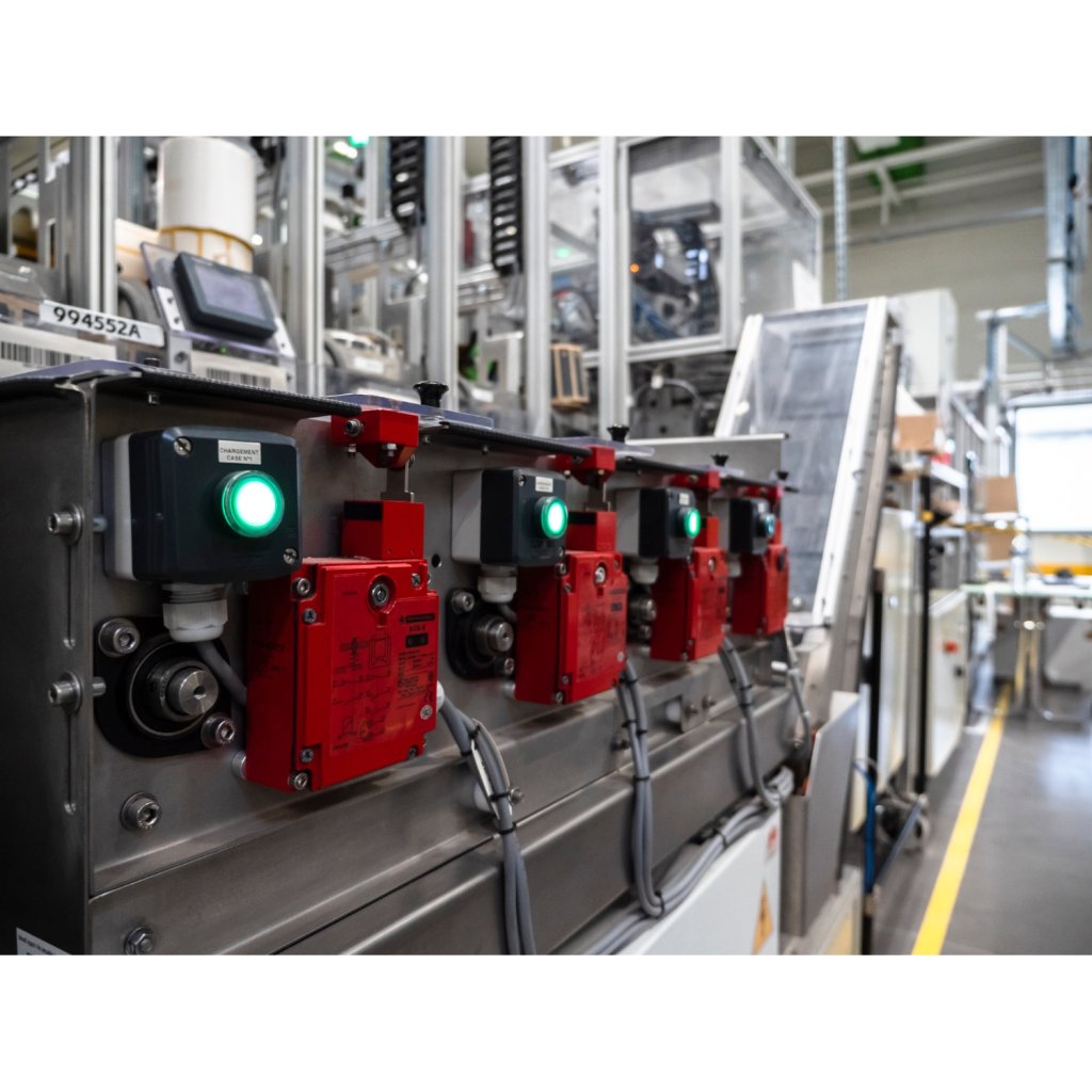 [Imagem CABEÇOTE PARA BOTÃO LUMINOSO MODULAR Ø22MM PLÁSTICO, PARA LED INTEGRAL, AZUL ZB5AW363 SCHNEIDER]