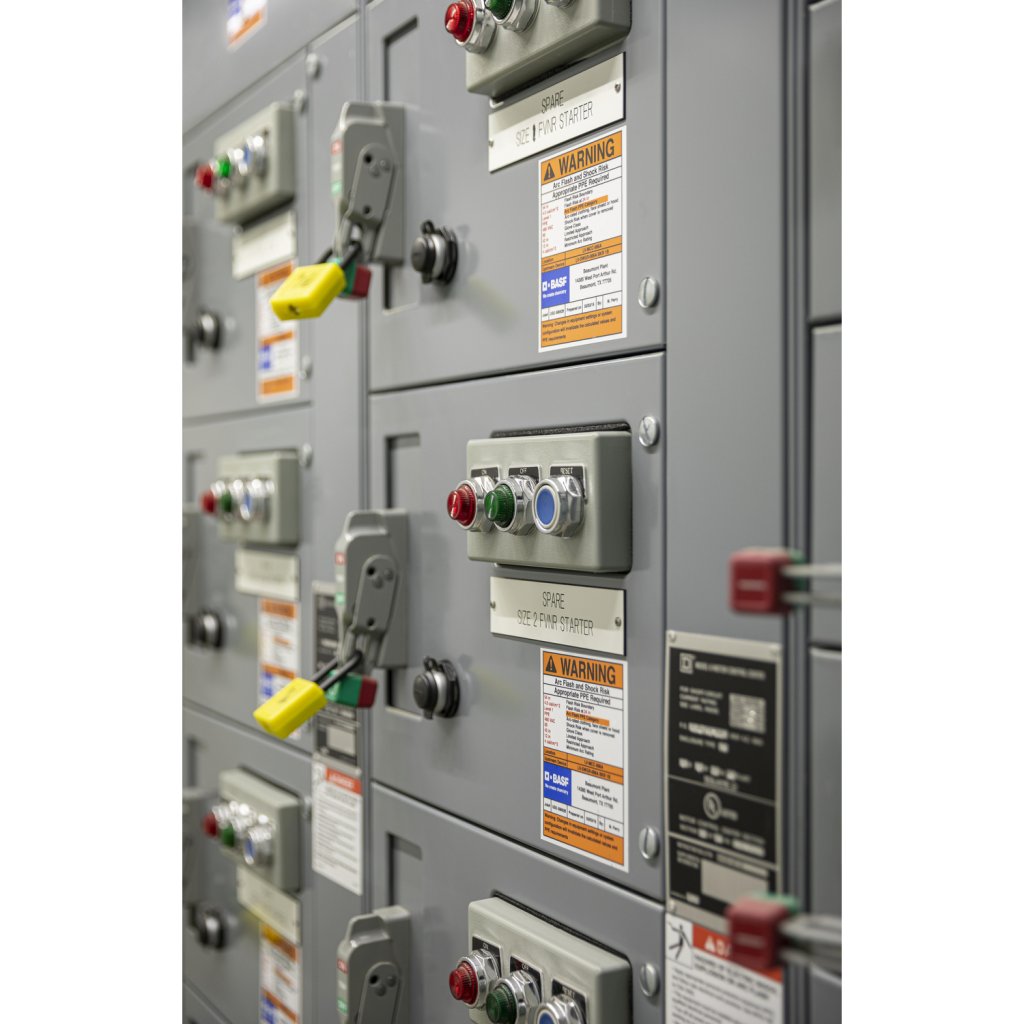 [Imagem do produto COMUTADOR 30MM METÁLICO MANOPLA LONGA 2 POSIÇÕES FIXAS 1NA 1NF 9001KS11FBH13 SCHNEIDER]