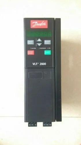 INVERSOR DE FREQUÊNCIA TRIFÁSICO 2,2KW 380/480V VLT2822PT4B20STR0DBF00A00C0 DANFOSS
