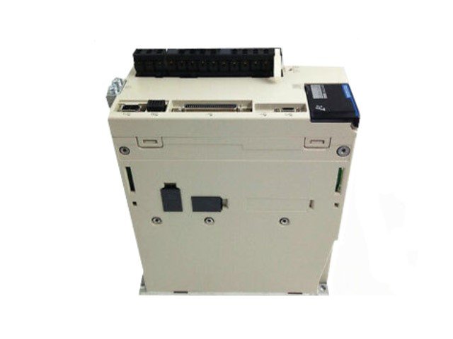 [Imagem SERVODRIVE TRIFÁSICO 1KW 7,6A 200/240V 50/60HZ SGD7S7R6A00B202 YASKAWA]