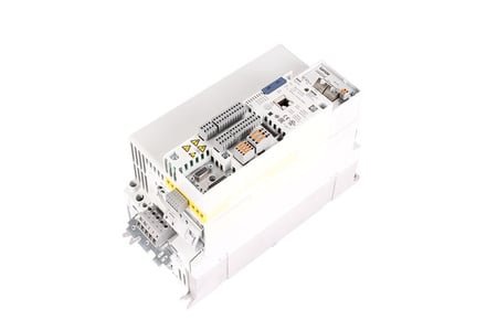 INVERSOR DE FREQUÊNCIA TRIFÁSICO 18,0/14,4A 400/500V 50/60HZ E84AVTCE5524SB0 LENZE