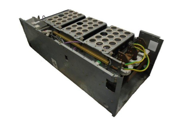 [Imagem INVERSOR DE FREQUÊNCIA TRIFÁSICO 630KW 1100A 510/650V 50/60HZ SIMOVERT MASTERDRIVES 6SE70411TK60 SIEMENS]