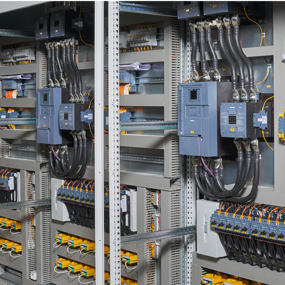 CHAVE DE PARTIDA TRIFÁSICO 250KW 470A 200/480V 50/60HZ 3RW55472HA14 SIEMENS CHAVE-DE-PARTIDA-TRIFÁSICO-250KW-470A-200480V-5060HZ-3RW55472HA14.png