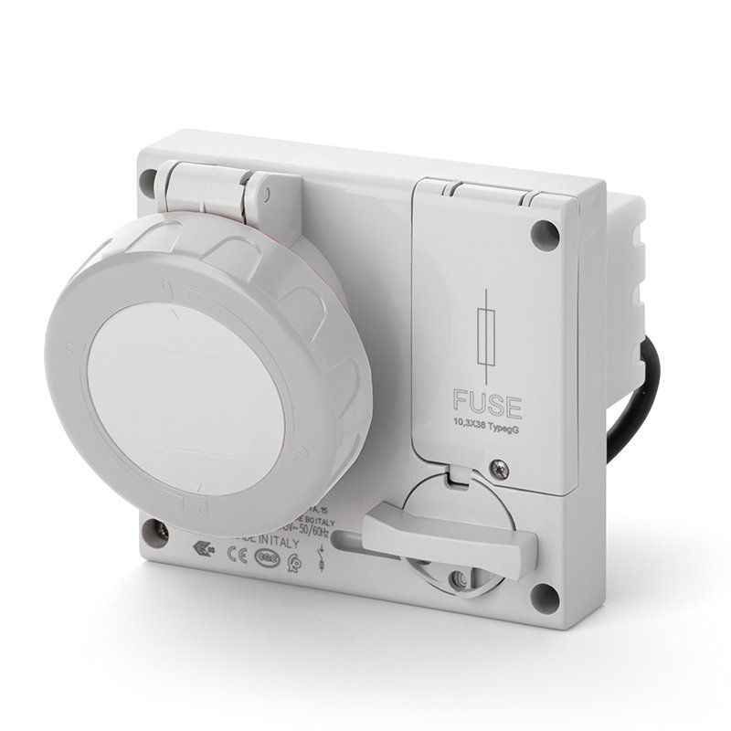 [Imagem do produto TOMADA INTERTRAVAMENTO COM FUSÍVEL .2P+T 16A 8H IP67 406.16838 SCAME]