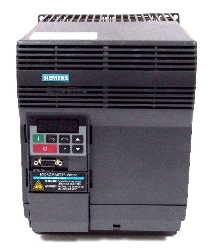 [Imagem INVERSOR DE FREQUÊNCIA TRIFÁSICO 4KW 10.2A 380/500V 47/63HZ 6SE32210DC40 SIEMENS]