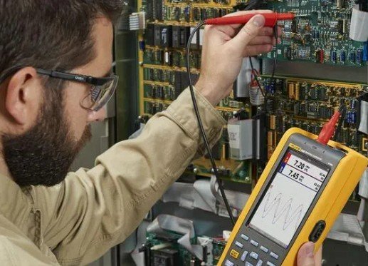 OSCILOSCÓPIO PORTÁTIL SCOPEMETER 124 FLUKE ferramentos-fluke124-2.jpg