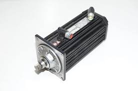 [Imagem SERVOMOTOR TRIFÁSICO 7NM 3410RPM 2,2KW 6A 390V IP54 MCA13I34RS0P2Z0D0ST5F10NR2SU LENZE]