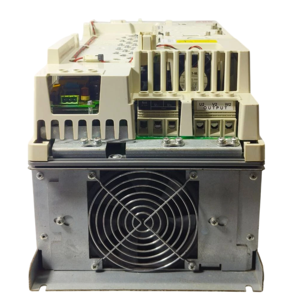 INVERSOR DE FREQUÊNCIA TRIFÁSICO 16A 11KW 690V ACS800‑104‑0016‑7+Q950+N671 ABB INVERSOR-DE-FREQUENCIA-TRIFASICO-16A-11kW-690V-ACS800-104-0016-7-Q950-N671-ABB (3).png